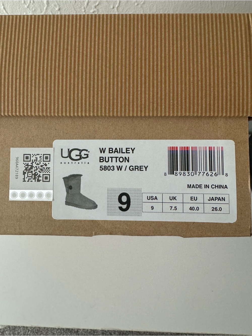 UGG Bailey Button Boot Sz 9 - Picture 2 of 10